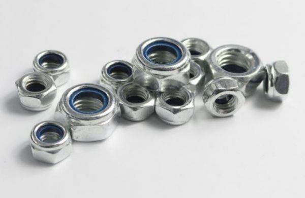 拒絕滑轉的堅守：方頭螺栓的獨特設計，承載千斤之力